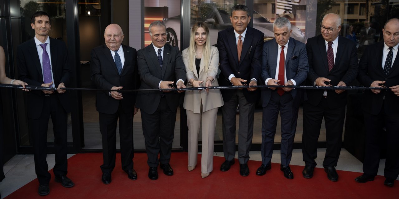 Arkas Otomotiv, İzmir'de Maserati showroomu açtı