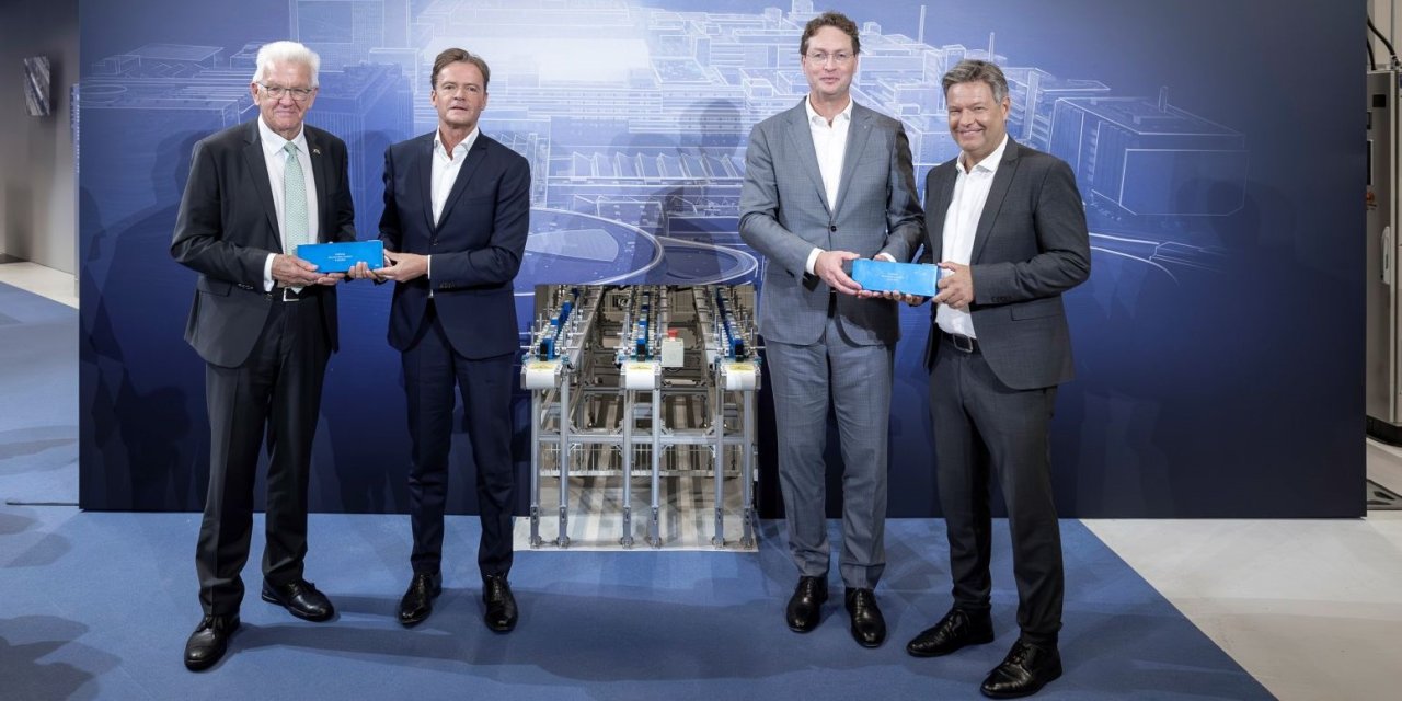 Mercedes-Benz, batarya araştırma ve üretim merkezi açtı