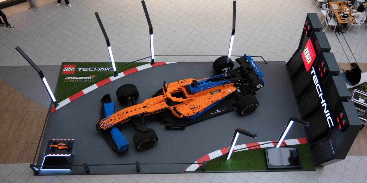 Gerçek boyutlu LEGO® Technic™ McLaren Formula 1™ Yarış Arabası Akasya’da!