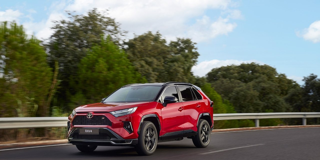 Toyota Cesur ve Dinamik RAV4 GR SPORT’u Satışa Sundu