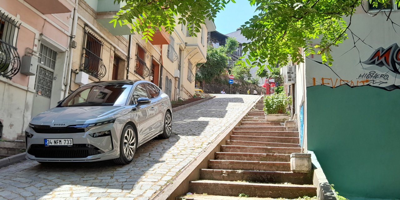 Škoda, yeni nesil elektriklileri Elroq ve Enyaq ile güçlü geliyor