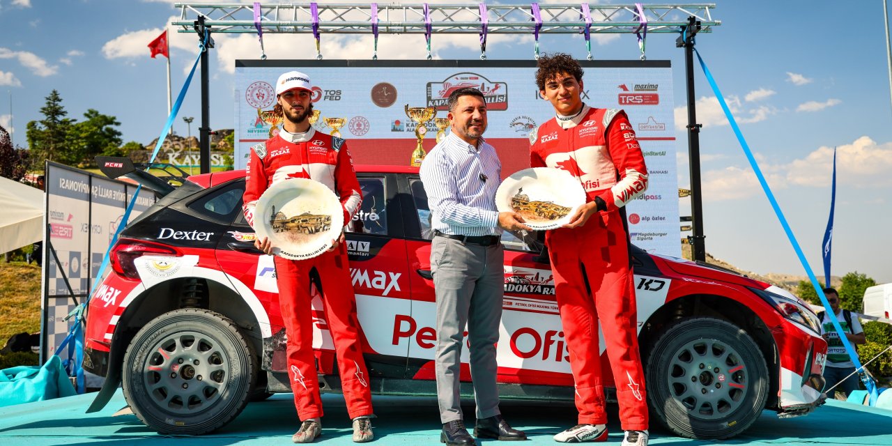 Team Petrol Ofisi pilotu Kerem Kazaz Kapadokya'da yine zirvede