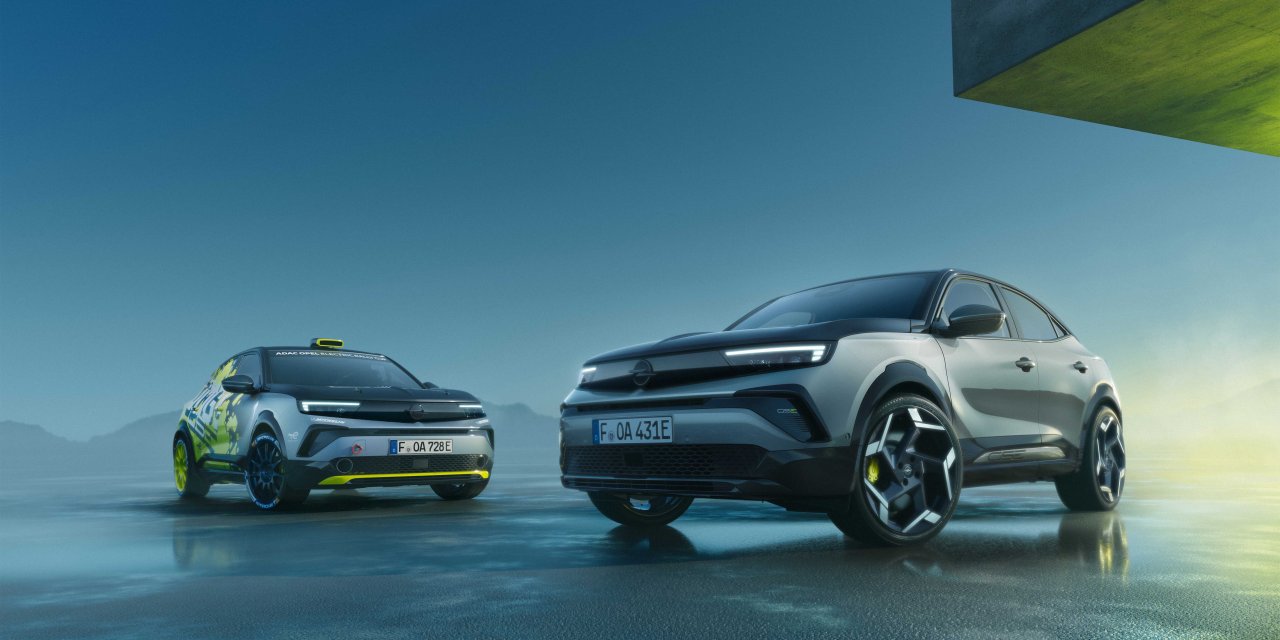 Opel'in en hızlı elektriklisi Yeni Mokka GSE podyumda