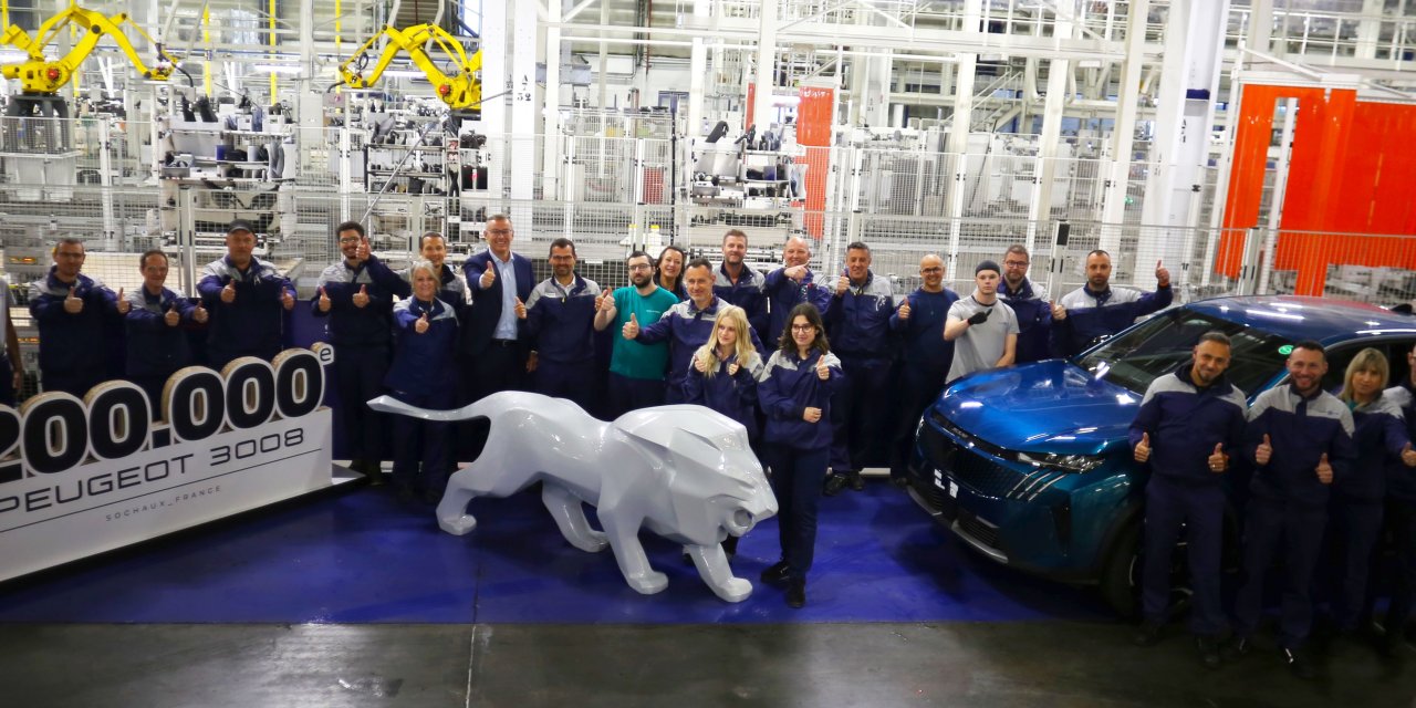 Peugeot’nun fastback SUV’U 3008, iki yılda 200 bininci üretime ulaştı