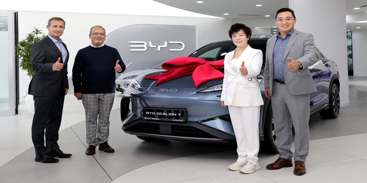 Türkiye’deki ilk SEALION 7 teslimatını BYD’nin global Başkan Yardımcısı yaptı