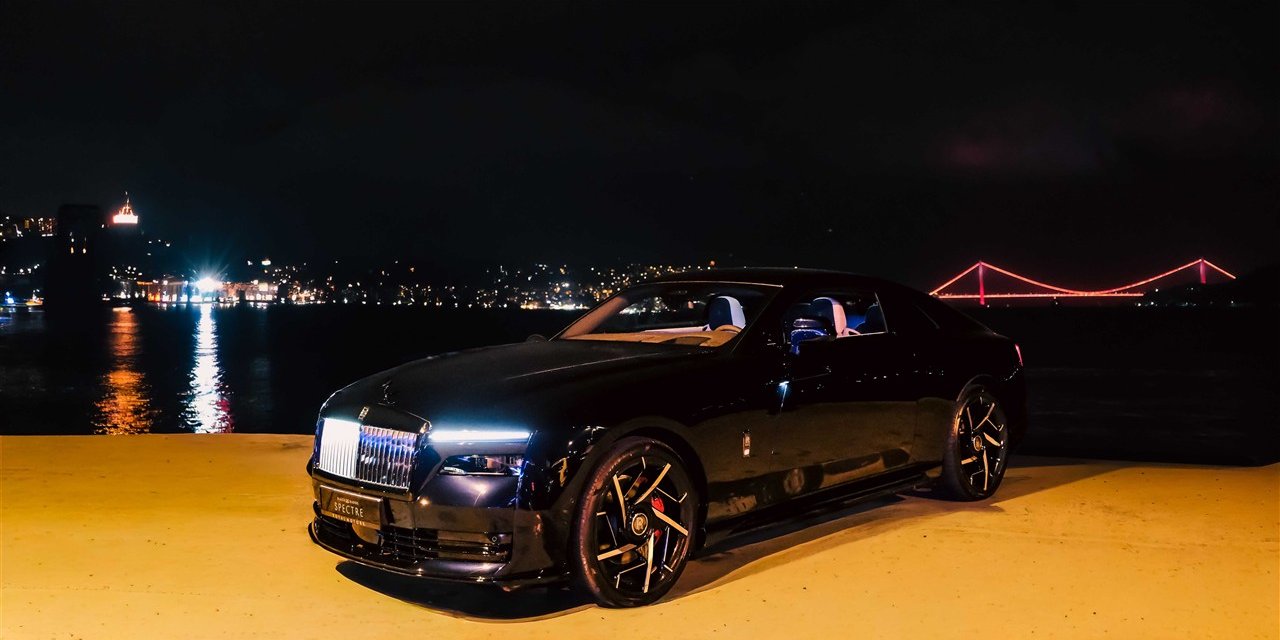 "En güçlü Rolls-Royce" Black Badge Spectre Türkiye sahnesinde