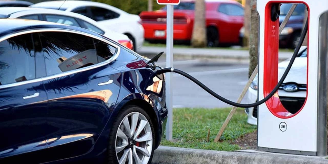 İşte gerçek menzili 500 KM üzeri olan 20 otomobil