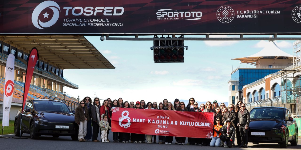 Kadın Sürücüler İstanbul Park'ta Buluştu