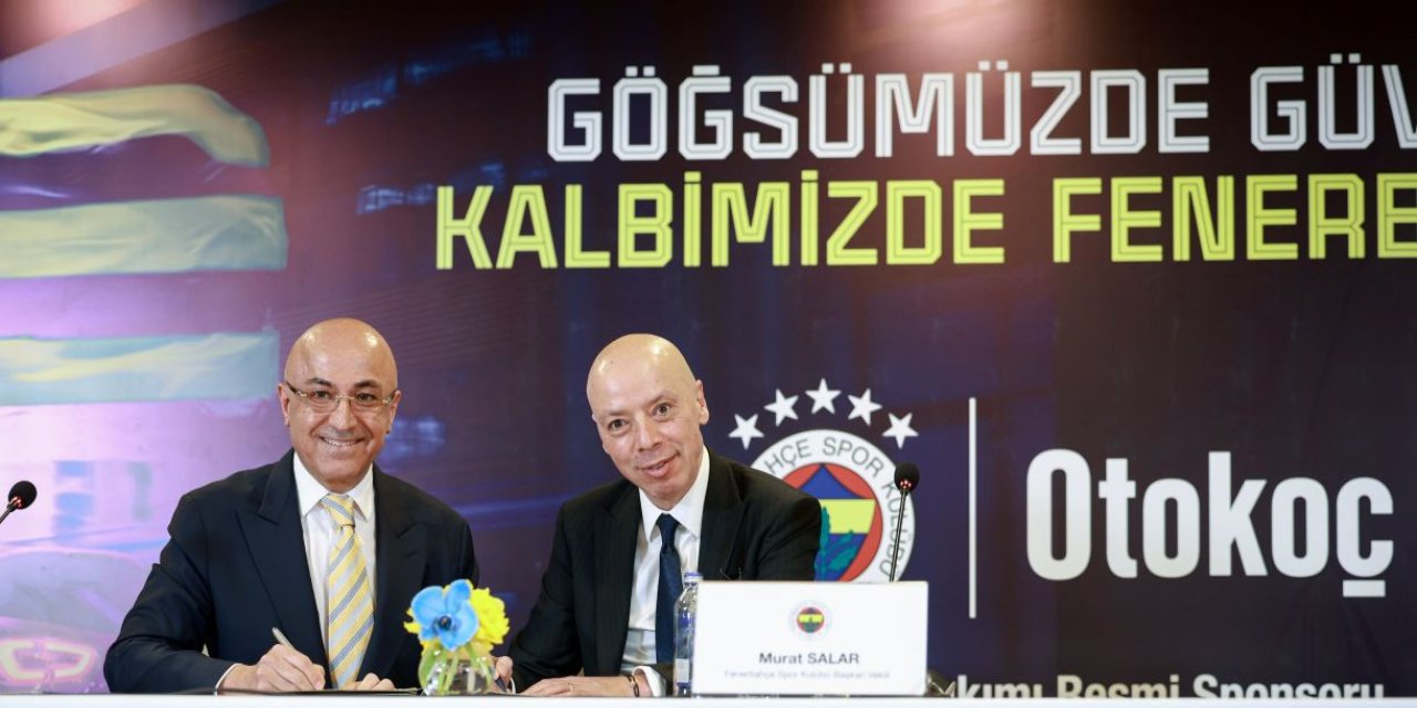Otokoç, "Göğsümüzde Güven, Kalbimizde Fenerbahçe" diye imzaladı