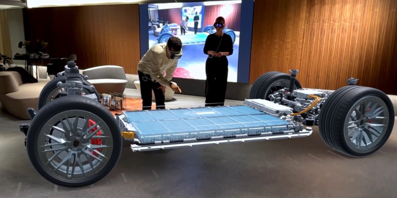 Porsche Studio Istanbul’da Cayenne Electric’e artırılmış gerçeklik deneyimi