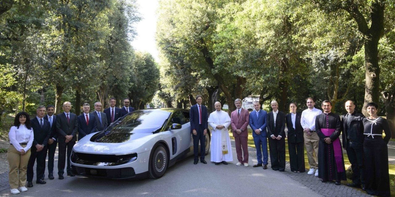 Ferrari, “zengin ailelere özel” ilk elektrikli otomobilini tanıttı