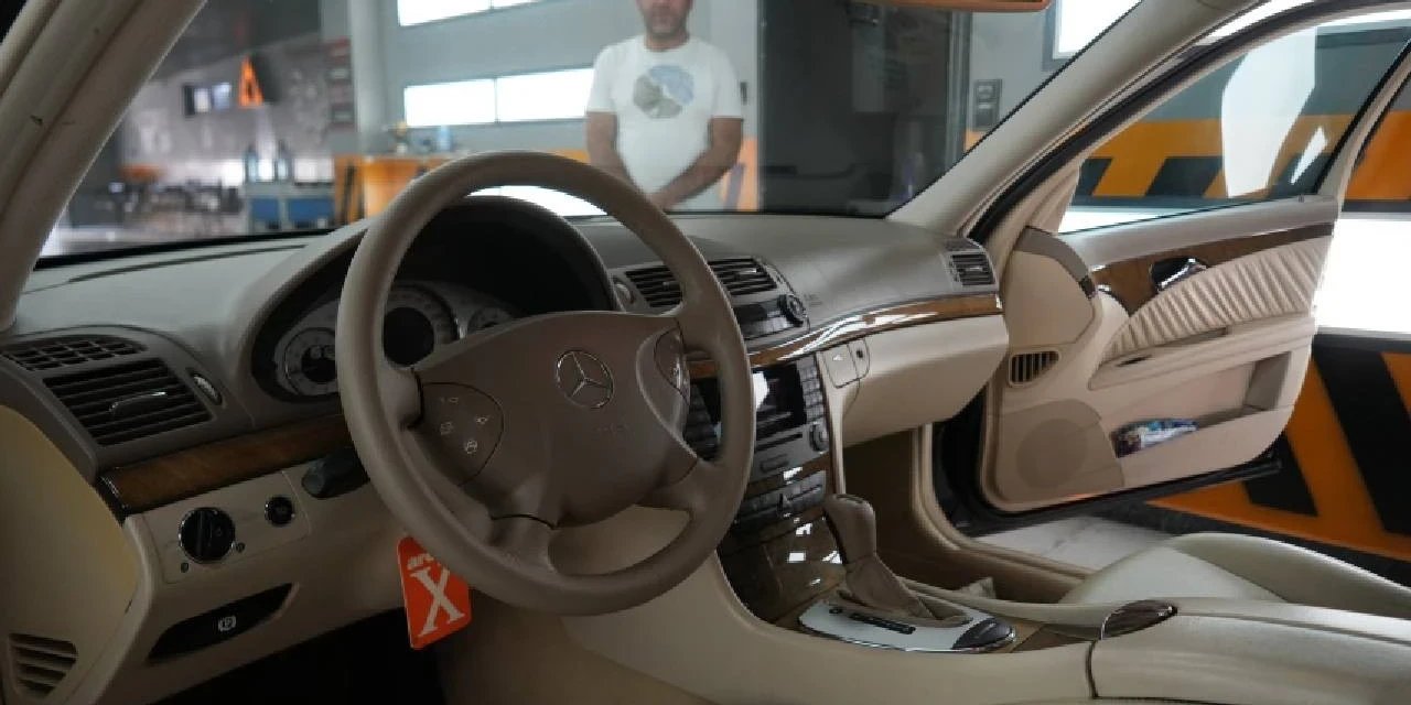 Yıllarca otomobil diye bindiği Mercedes'i beyaz eşya çıktı