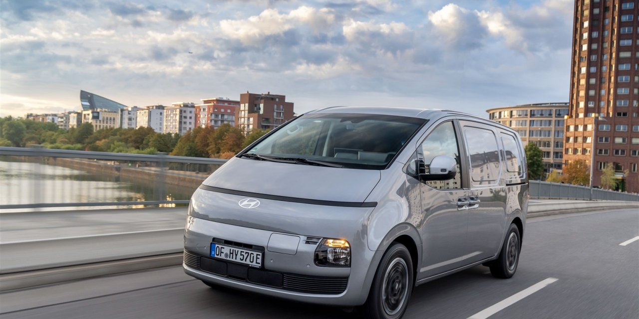 Hyundai STARIA Cargo 450 Km Menzil ve 3 Palet Yük Kapasitesiyle Geliyor