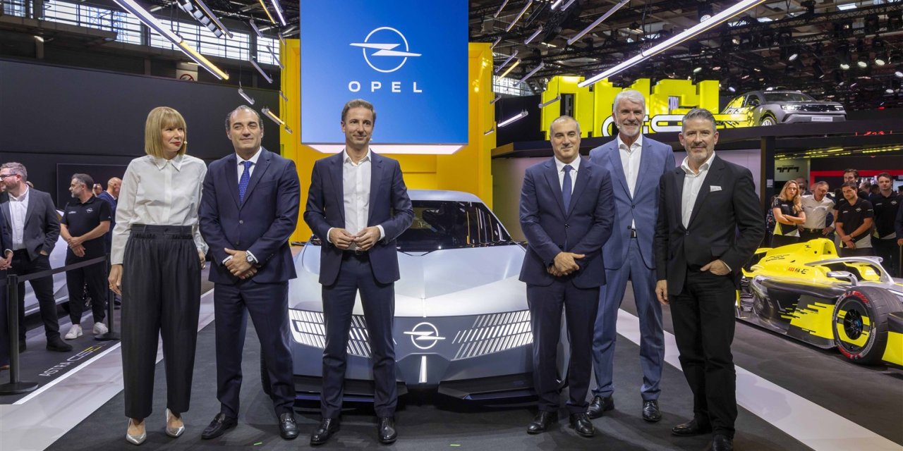Opel’den Paris Otomobil Fuarı’nda Çifte Dünya Prömiyeri