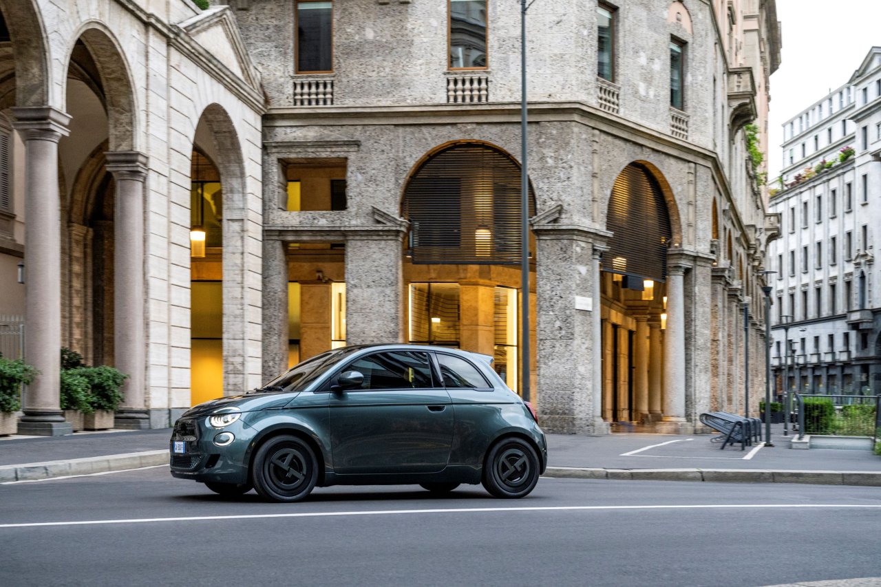 fiat-500e-giorgio-armani.jpg