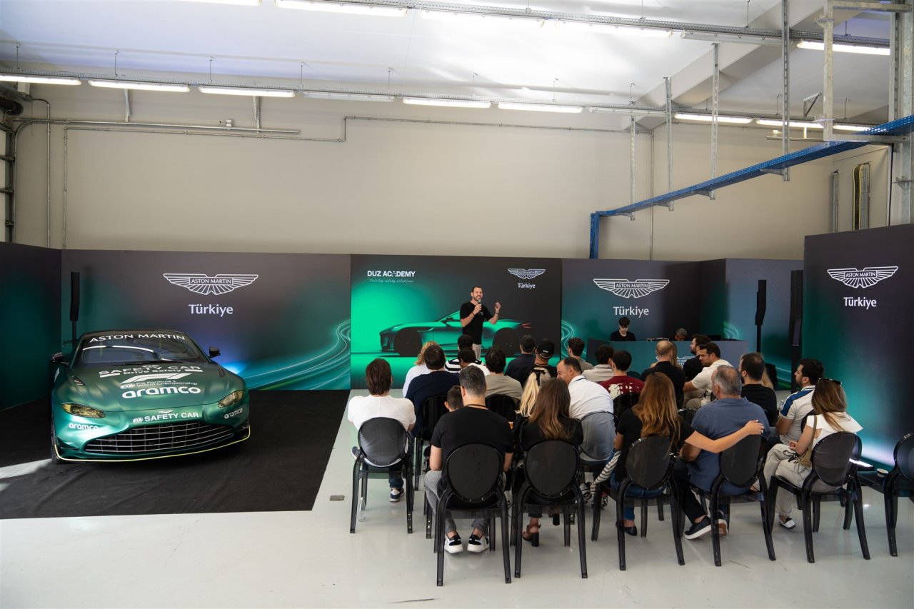 aston-martin-istanbul-park-2.jpg