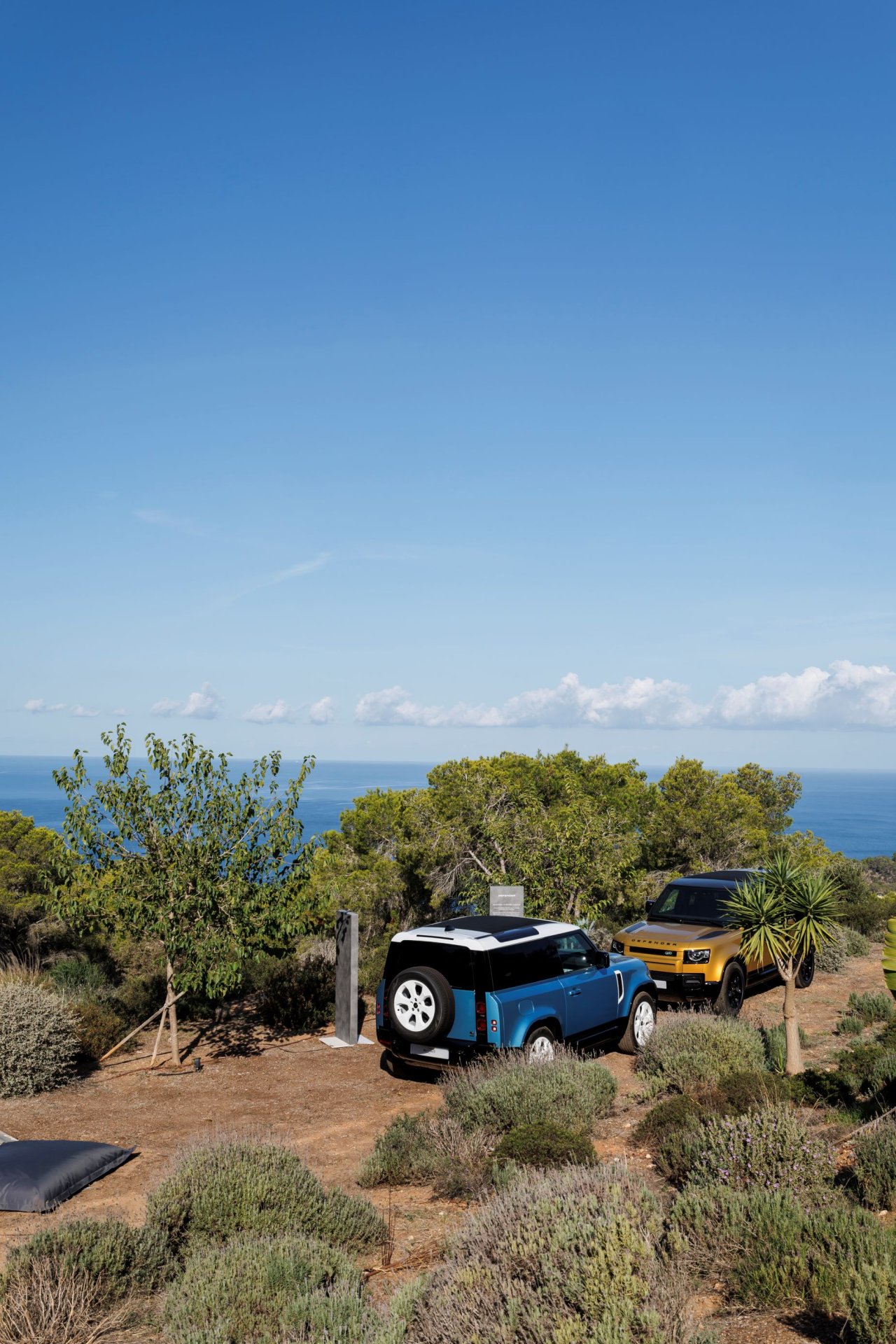 defender-eivissa-noontide-edition-defender-eivissa-sunrise-edition.jpg