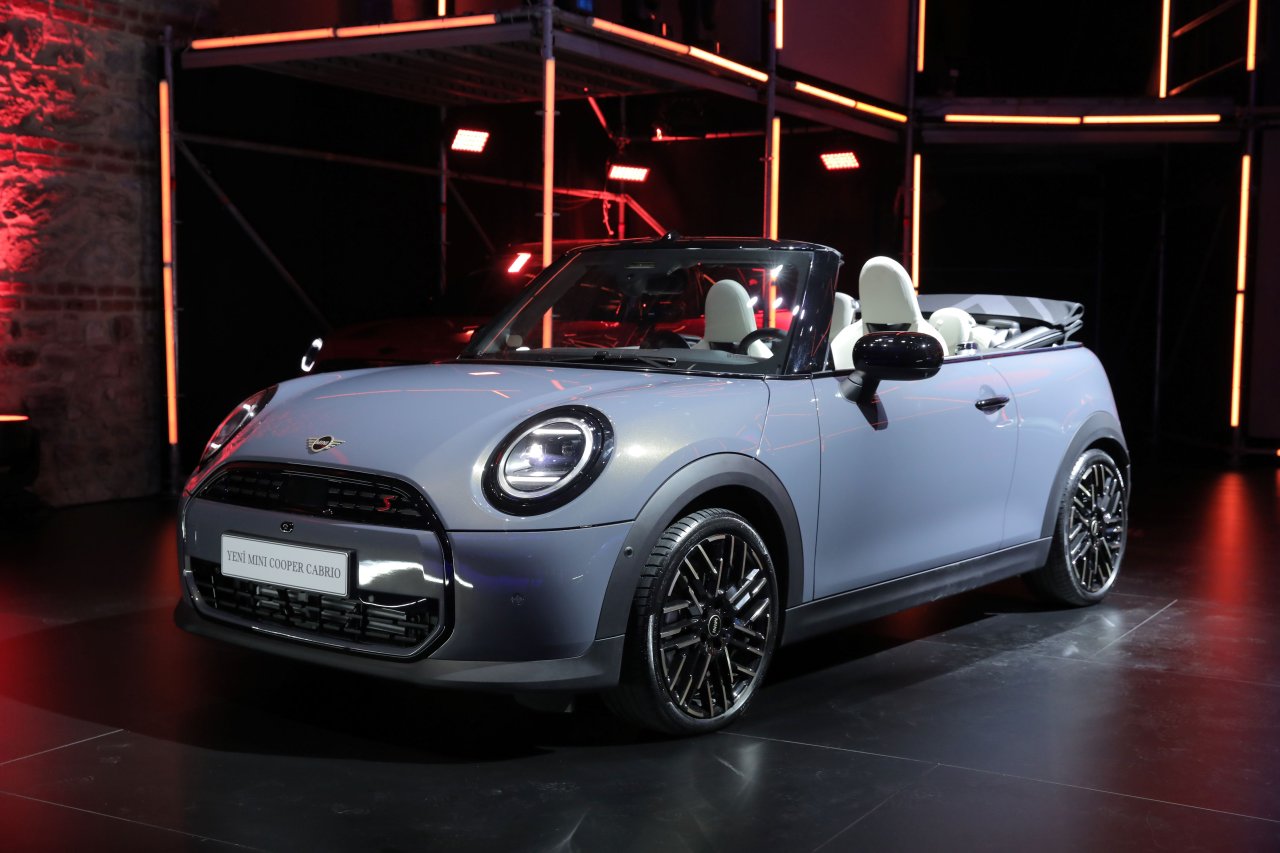 yeni-mini-cooper-cabrio.jpg