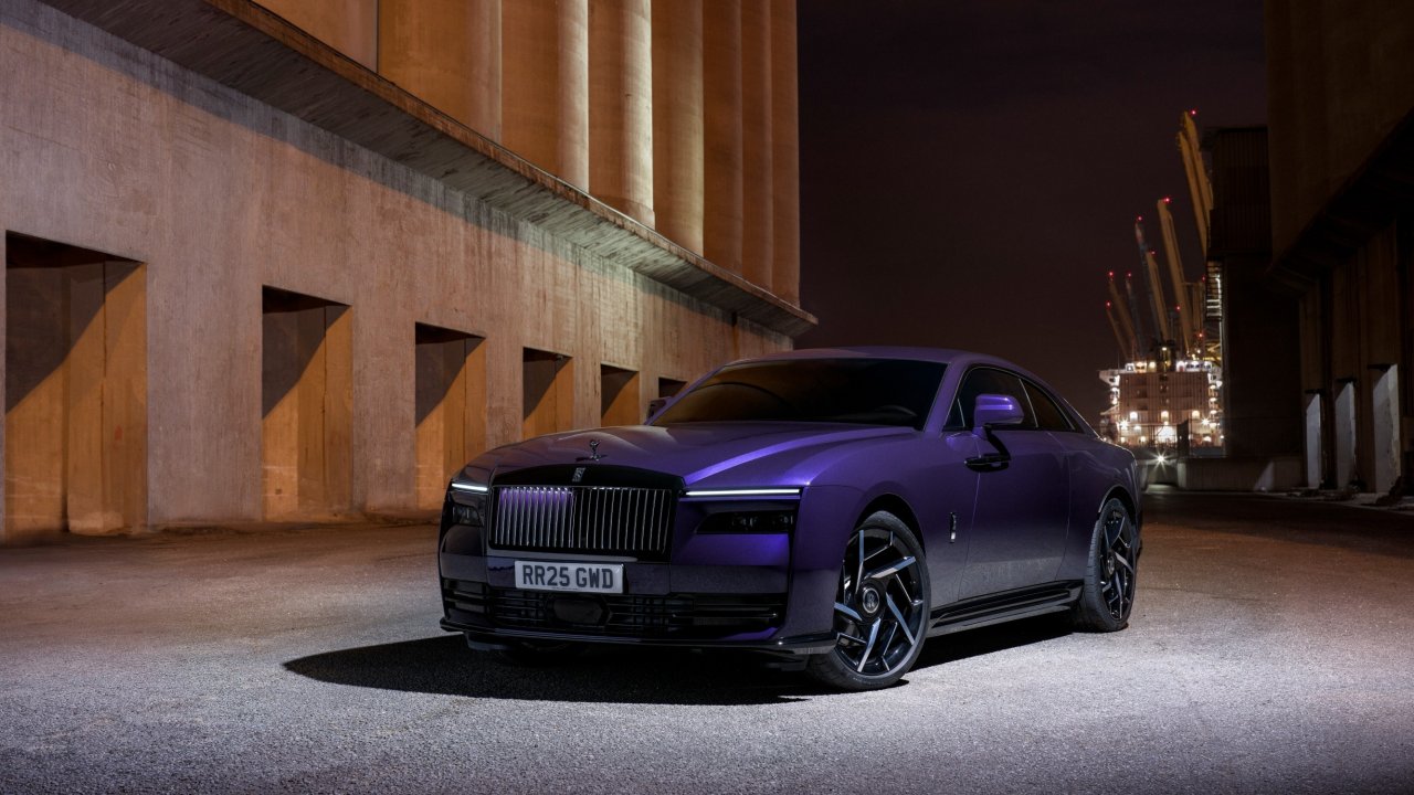 rollsroyceblackbadgespectre-1.jpg