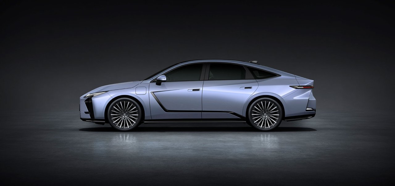 lexus-es-350e-3.jpg