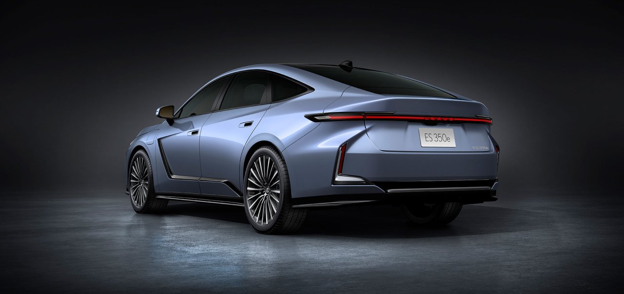 lexus-es-350e-4.jpg