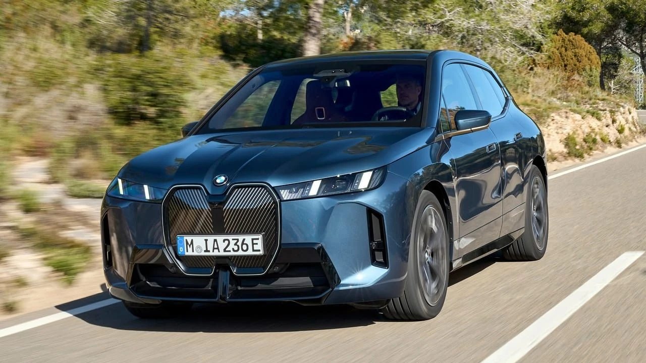 bmw-ix-zwik.webp