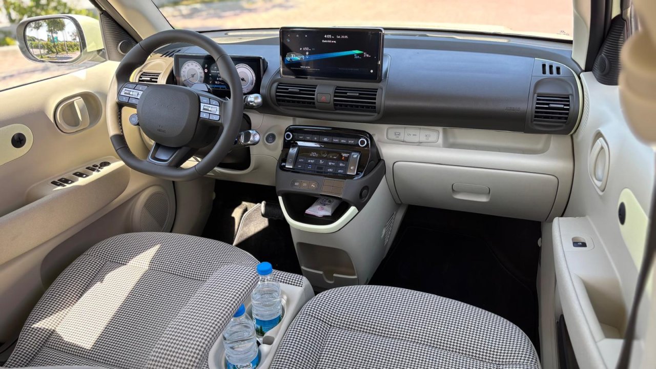 hyundai-inster-kokpit.jpg