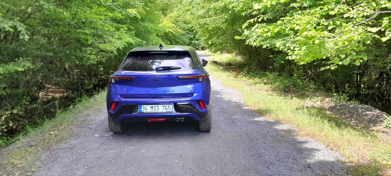 opel-makyajli-mokka-1.jpg
