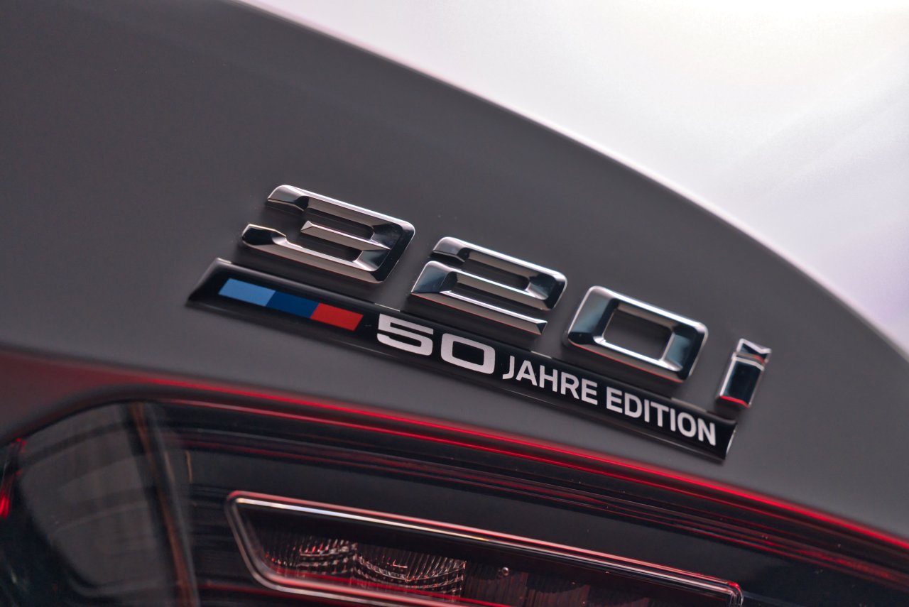 bmw-320i-sedan-50-jahre-edition-4.jpg