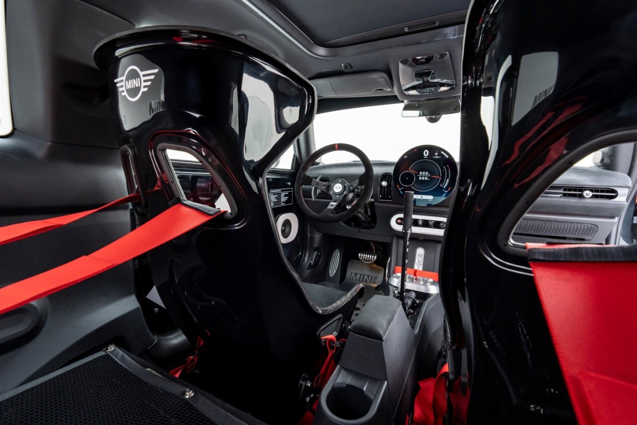 mini-jcw-x-deus-konseptleri-2-1.jpg