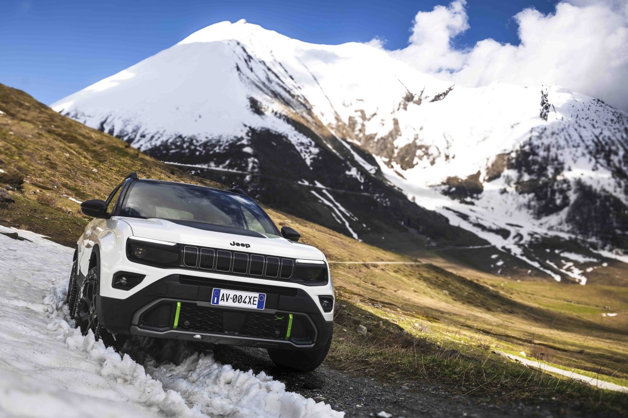 yeni-jeep-avenger-4xe-1.jpg