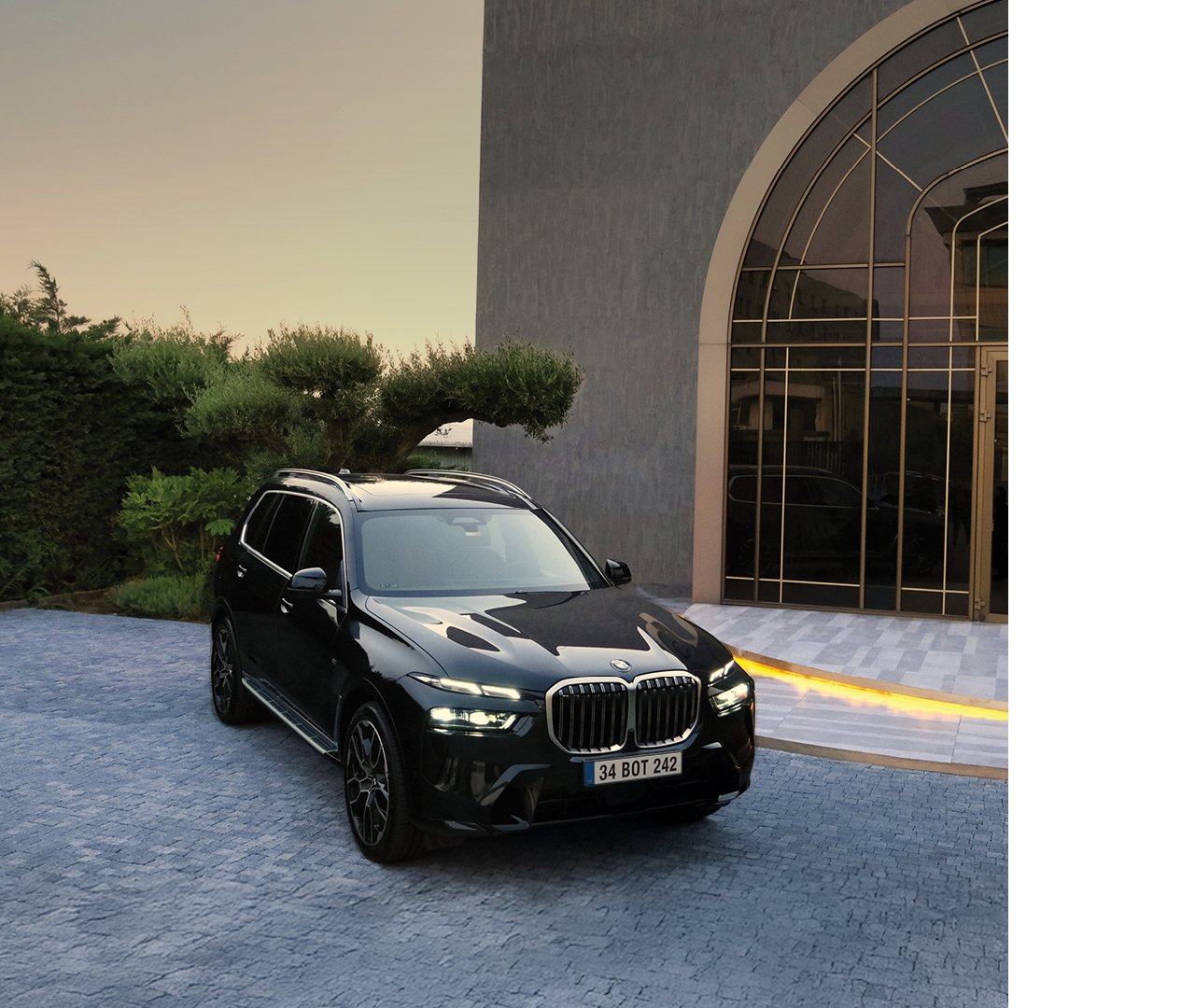 bmw-x7-1.jpg