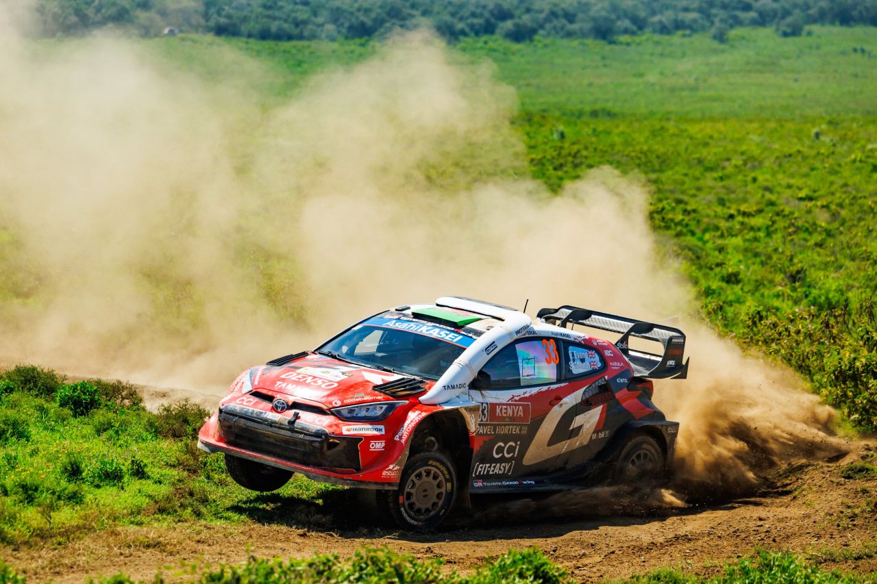 gr-yaris-rally2-1.jpg