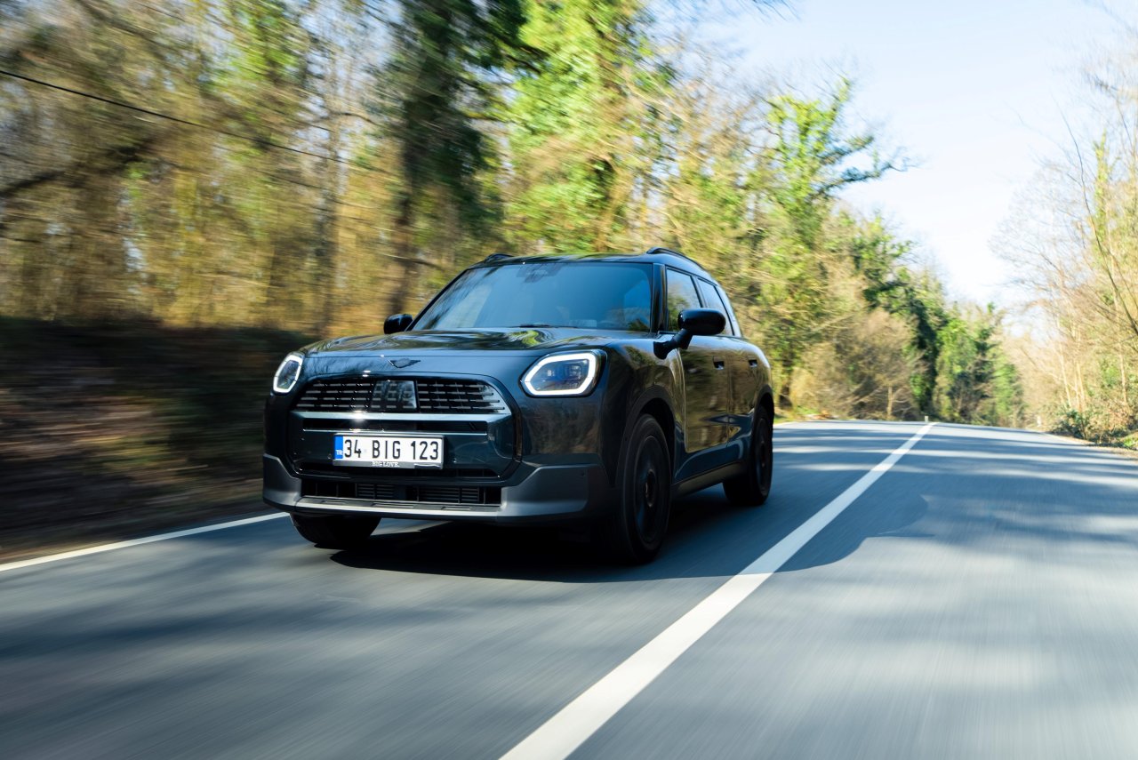 mini-countryman-dark-edition-1.jpg