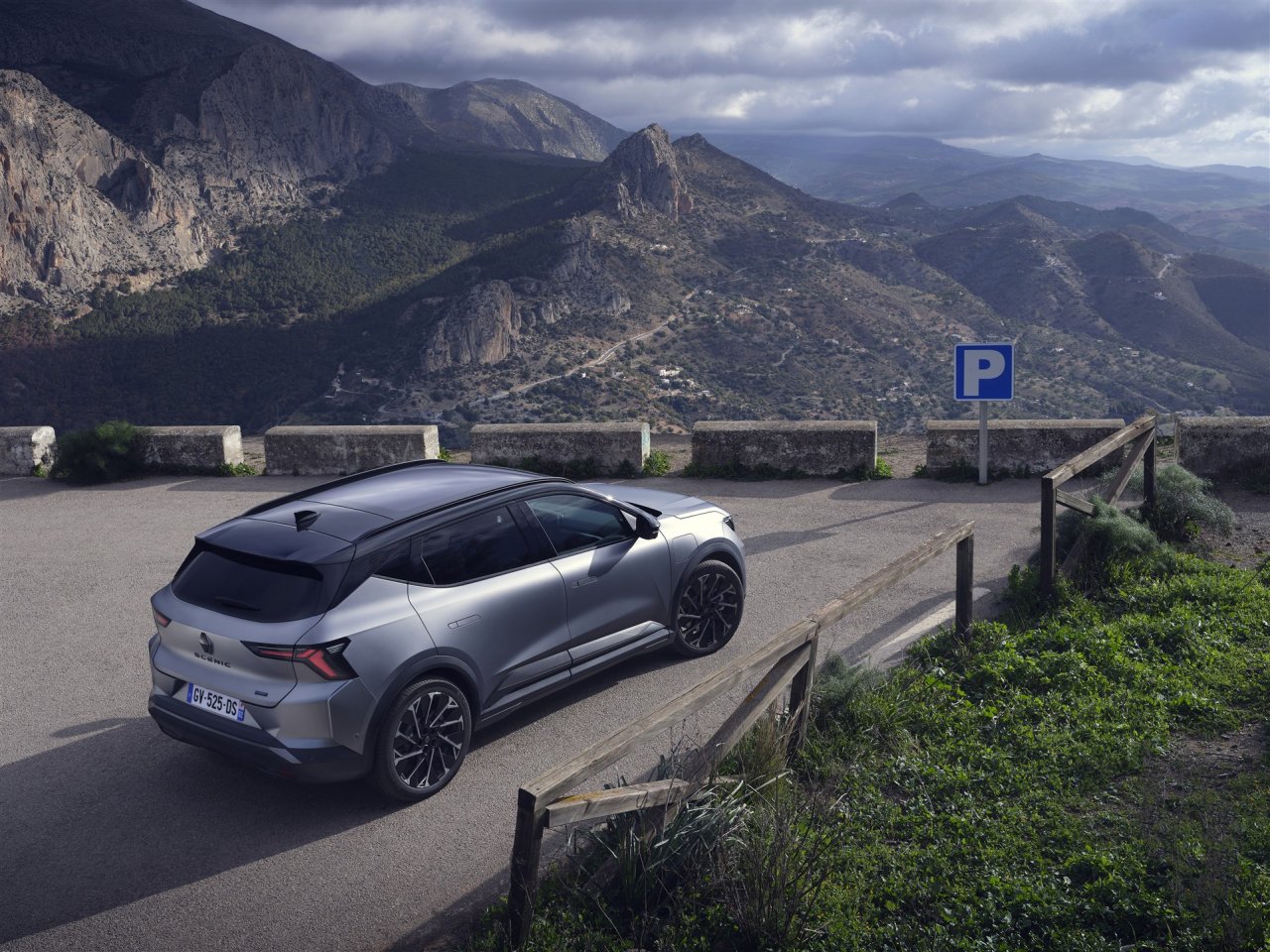 renault-scenic-e-tech-electric-esprit-alpine-shale-grey-1-4.jpg
