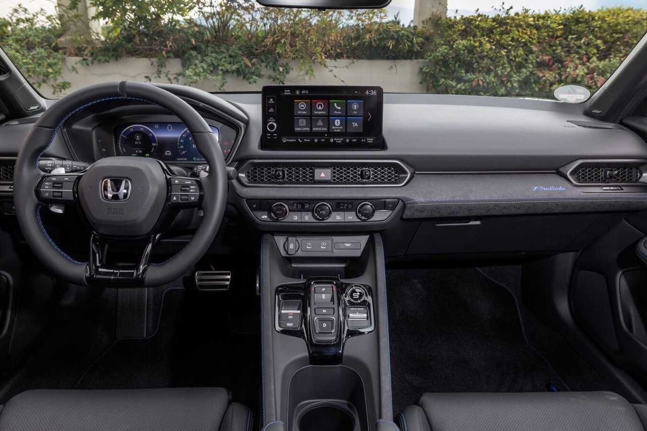 honda-prelude-kabin.jpg