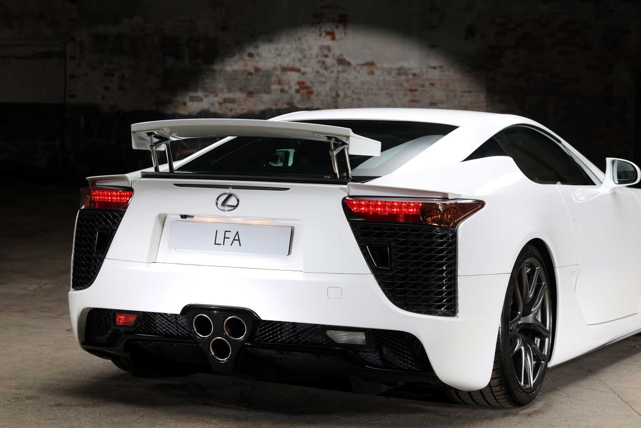 efsane-lexus-lfa-7.jpg
