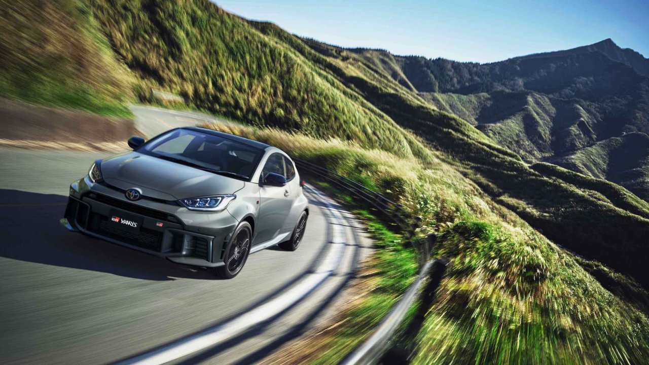 gr-yaris-6.jpg