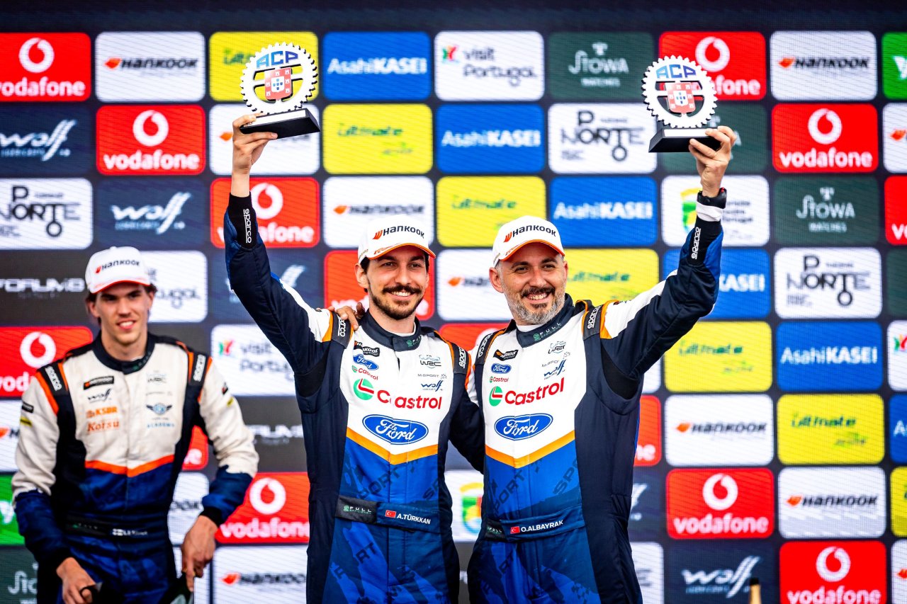 castrol-ford-team-t-rkiye-den-d-nya-ralli-ampiyonas-n-n-portekiz-aya-nda-tarihi-zafer-ali-t-rkkan-portekiz-rallisi-nde-birinci-oldu.jpg