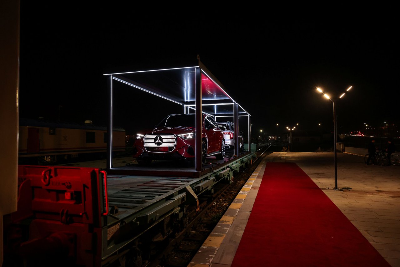 mercedes-benz-yeni-elektrikli-glc-glb-lansman-26.jpg