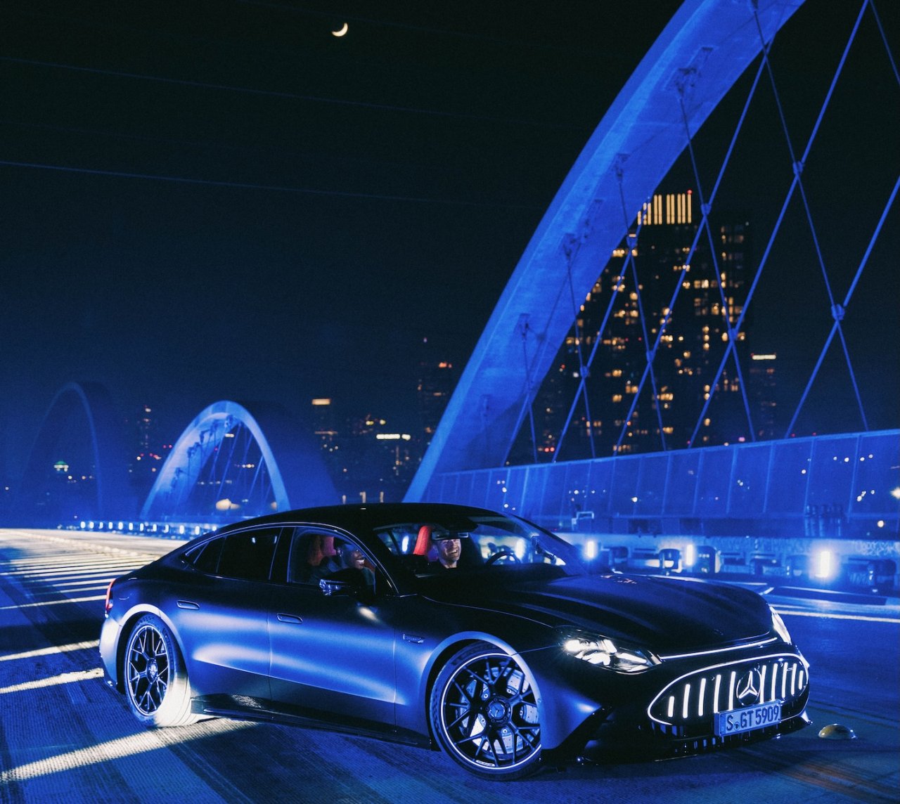 elektrikli-mercedes-amg-gt-4-door-coupe5.jpg