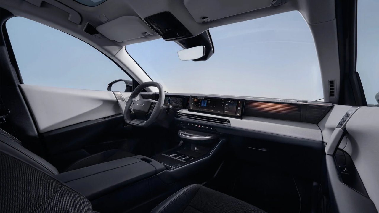 2027-lancia-gamma-kabin2.webp