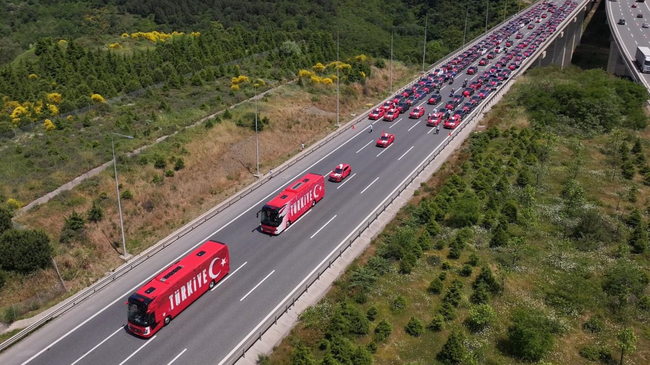 togg-milli-takim-konvoy-2.jpg