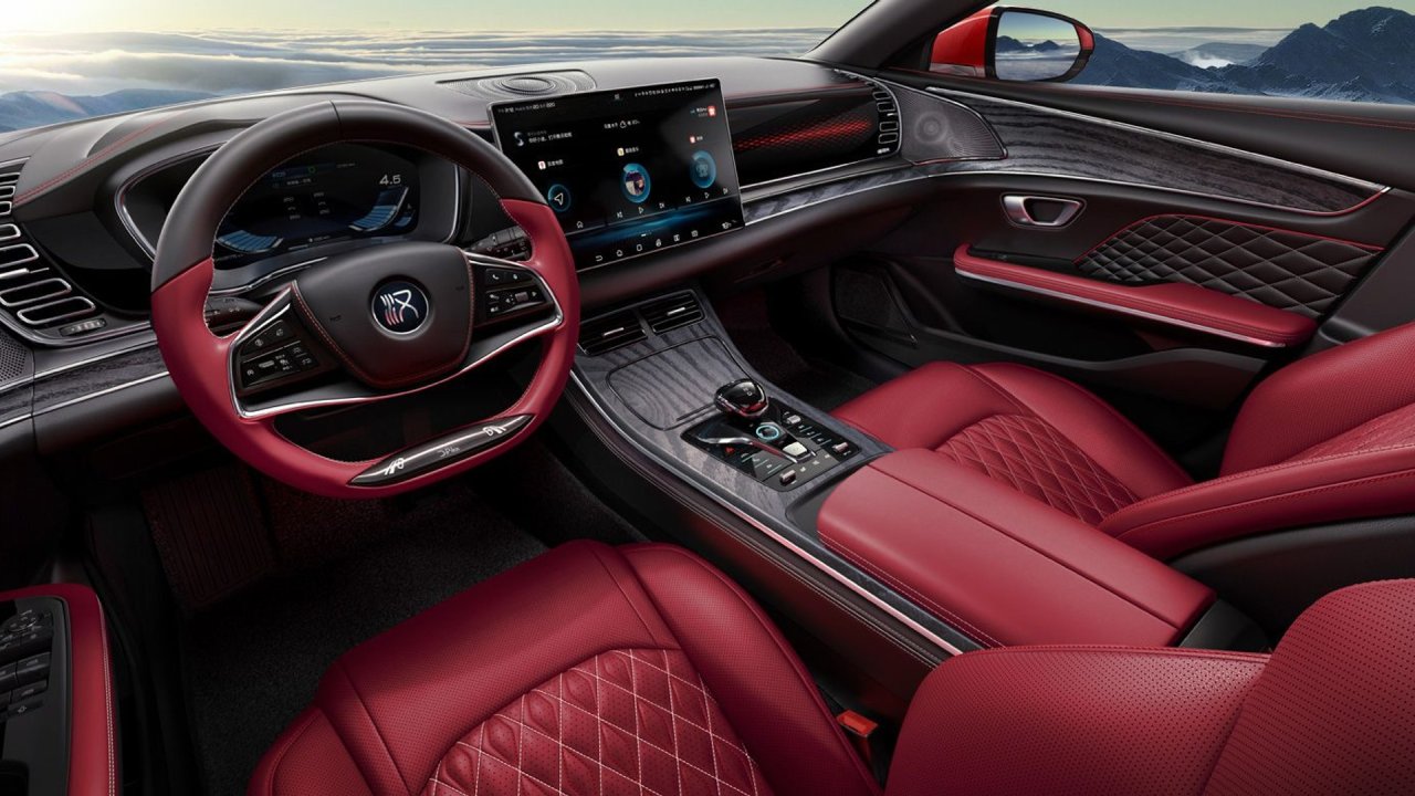 byd-great-han-kokpit2.jpg