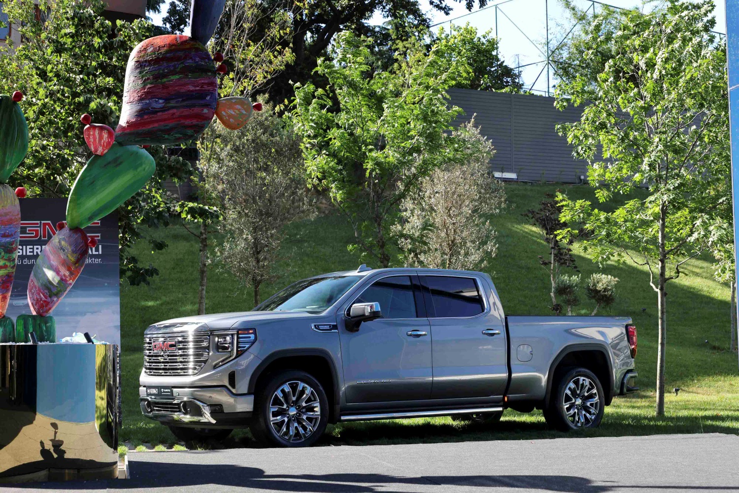 gmc-sierra.jpg