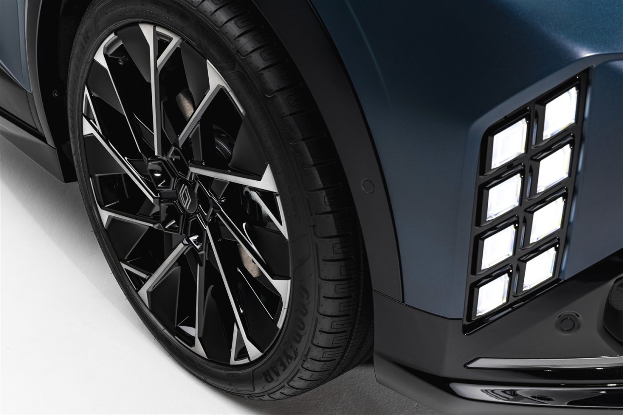 renault-megane-e-tech-1-5.jpg