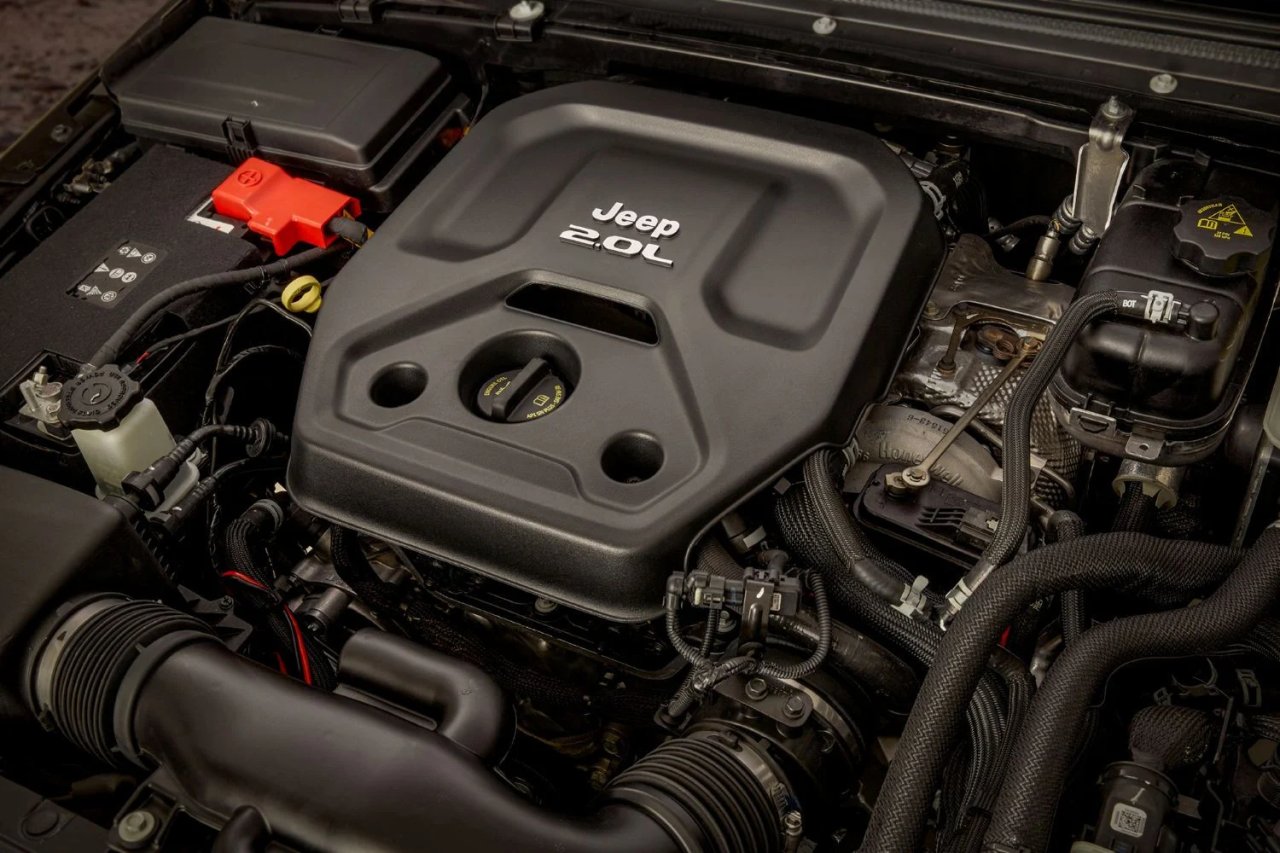 motor-jeep-4xe-engine-1625.webp
