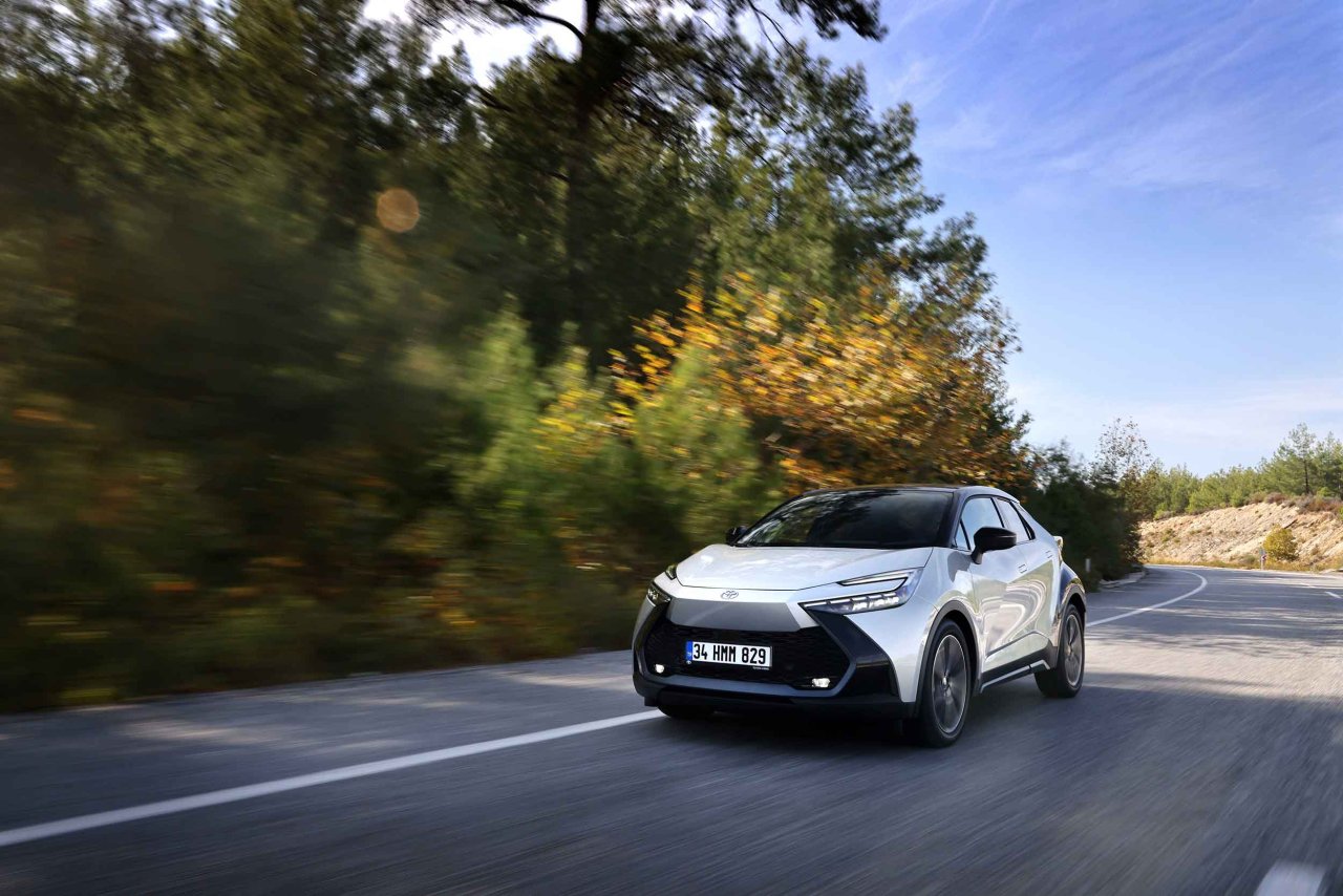 toyota-c-hr-hybrid-3.jpg