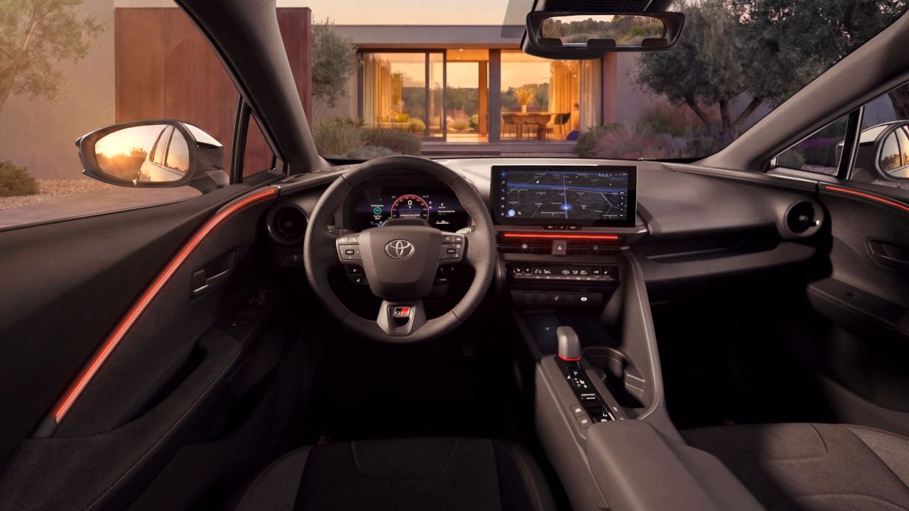 toyota-c-hr-hybrid-gr-sport-3.jpg