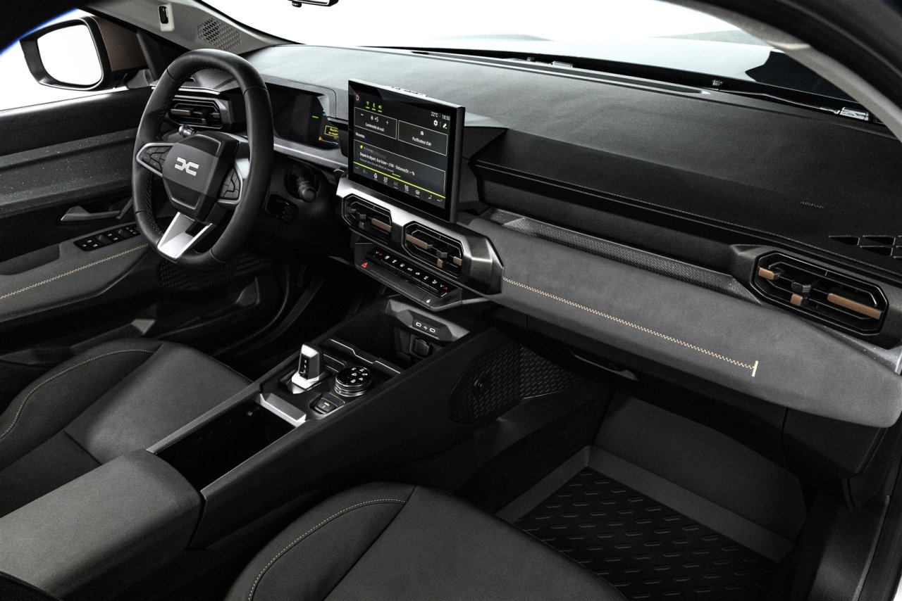 dacia-striker-4x4-interieur-adriencortesi-9-1.jpg